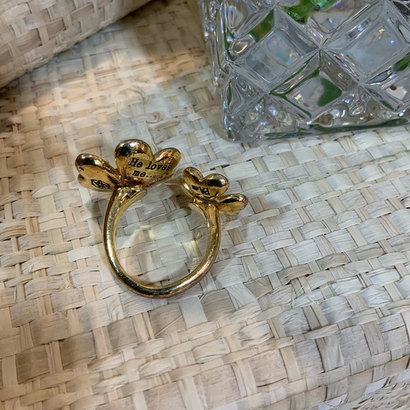Paula Abdul gold love me ring - Picture 6 of 8